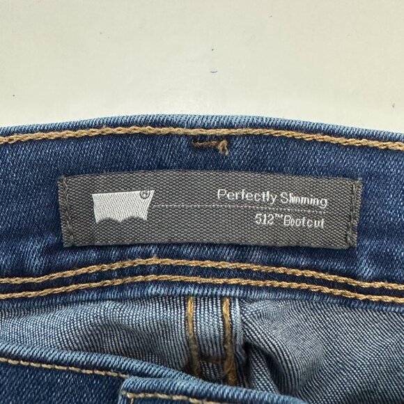 Levi's 512 Perfectly Slimming Bootcut Women's size 14 Dark Wash Blue Denim Jeans - Picture 3 of 6